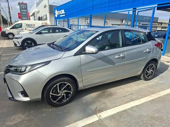 TOYOTA YARIS 1.5 16V FLEX XLS MULTIDRIVE TOYOTA YARIS 1.5 16V FLEX XLS MULTIDRIVE